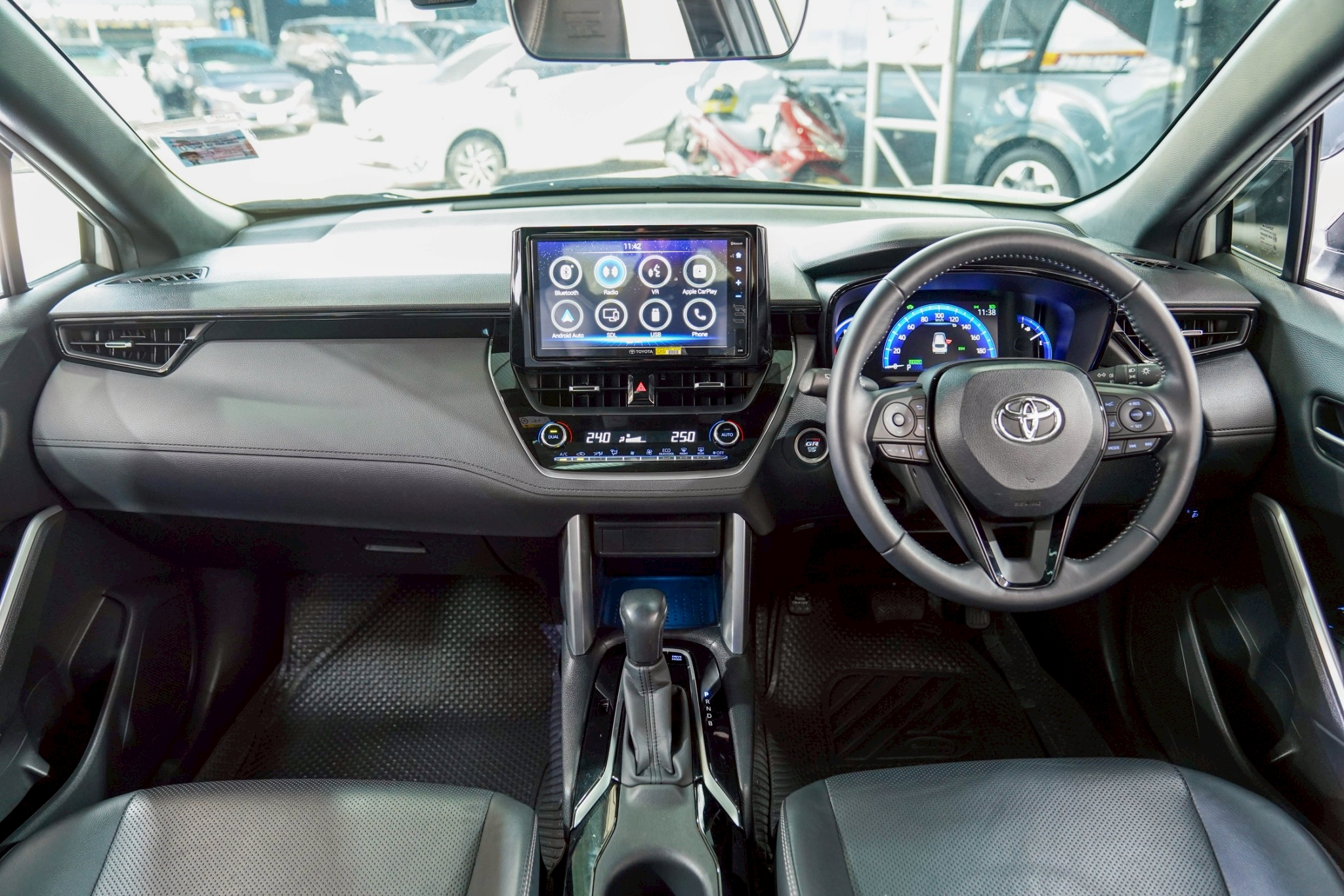TOYOTA COROLLA CROSS 1.8 HEV GR SPORT AT รูปที่ 6
