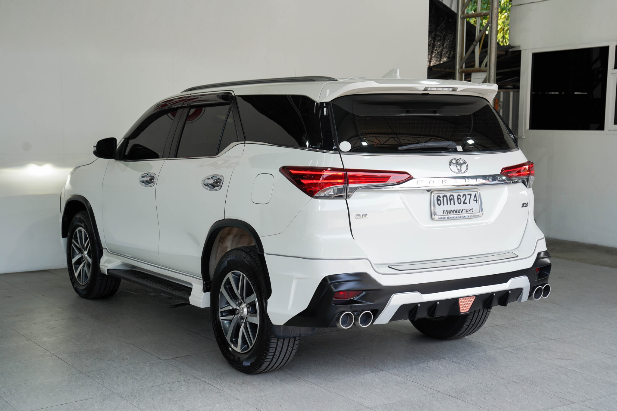 TOYOTA FORTUNER 2.8 V 4WD AT รูปที่ 4