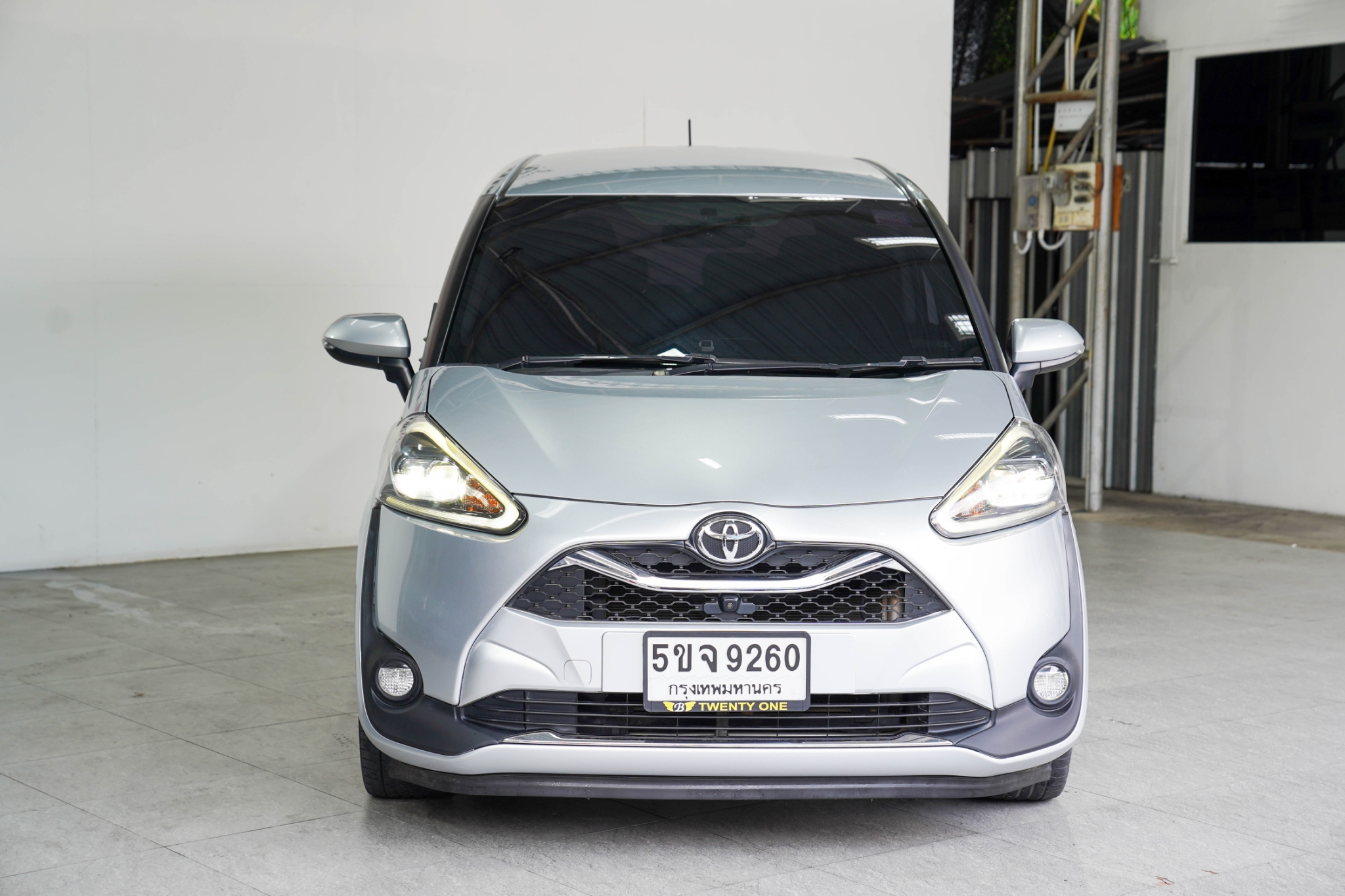 TOYOTA SIENTA 1.5 V AT มือสอง