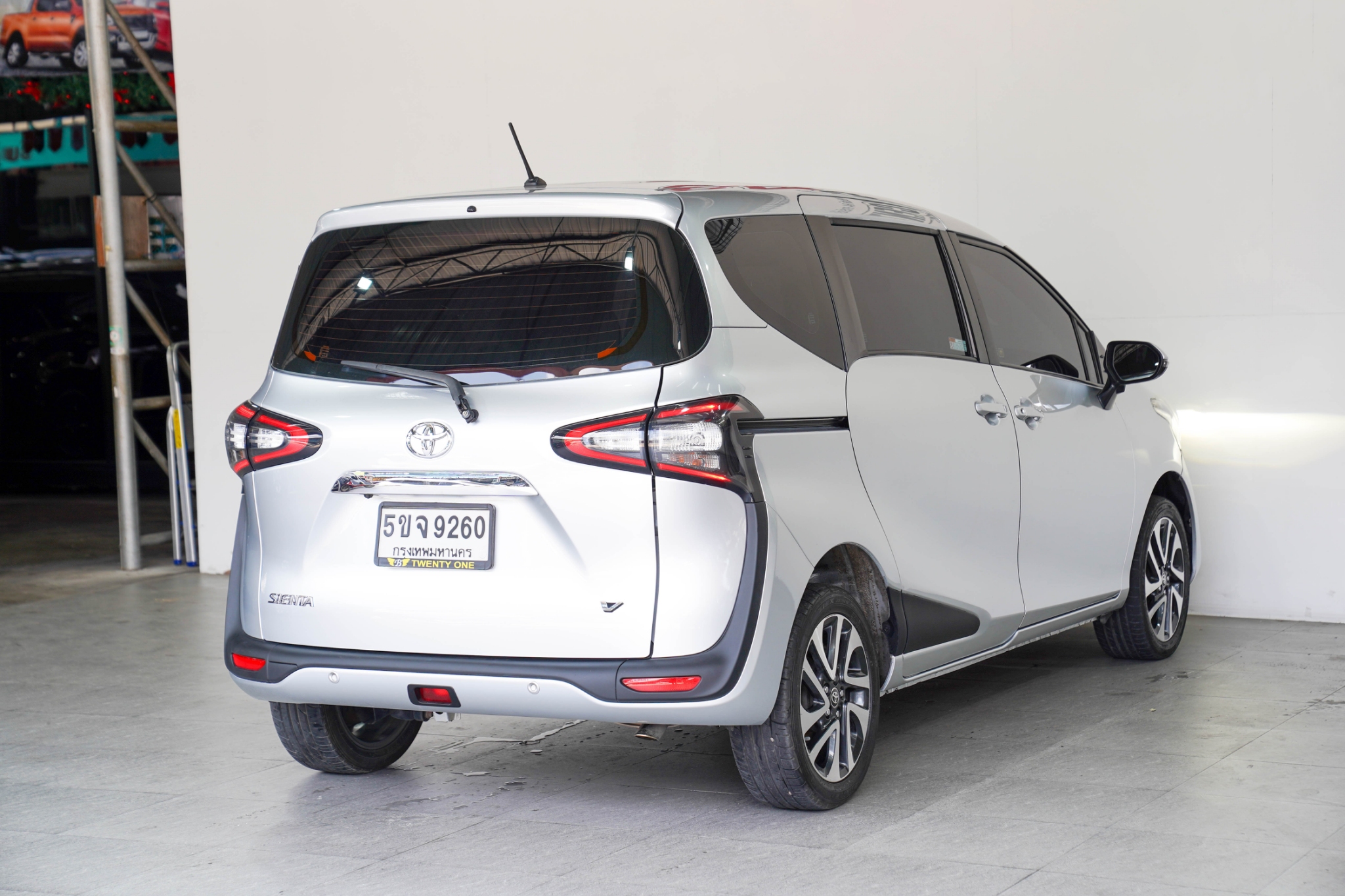 TOYOTA SIENTA 1.5 V AT รูปที่ 3