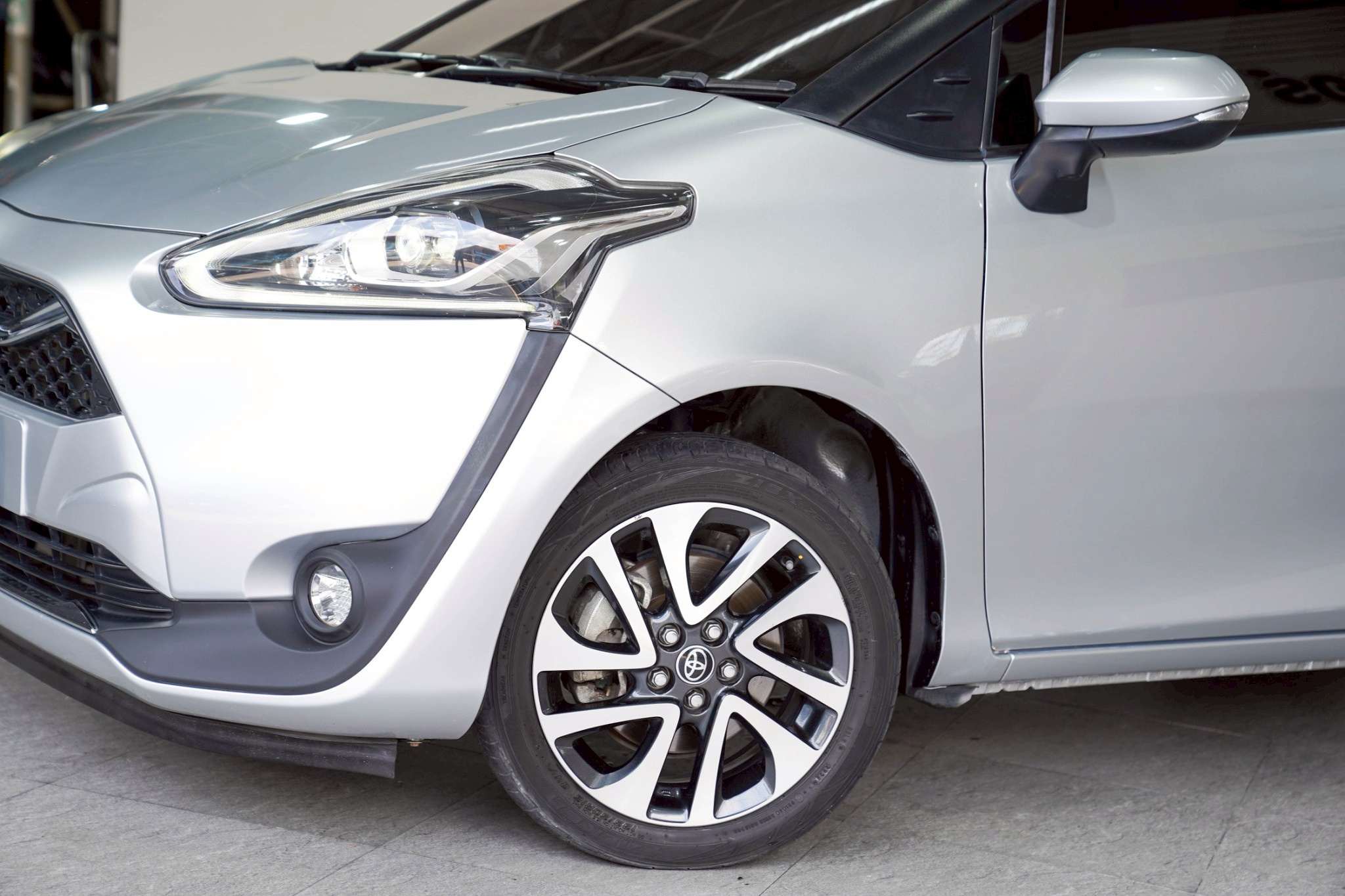 TOYOTA SIENTA 1.5 V AT รูปที่ 5