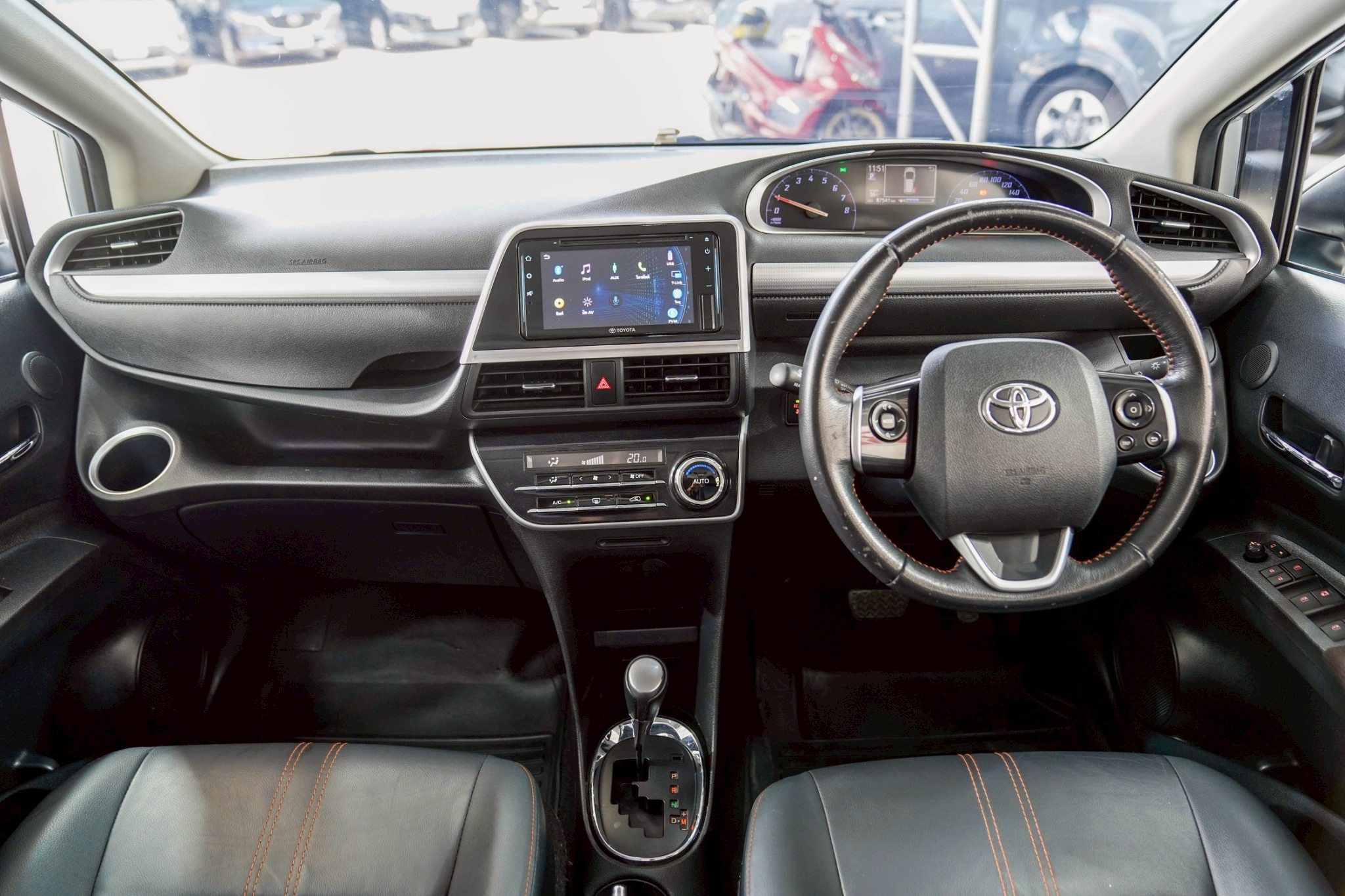 TOYOTA SIENTA 1.5 V AT รูปที่ 6